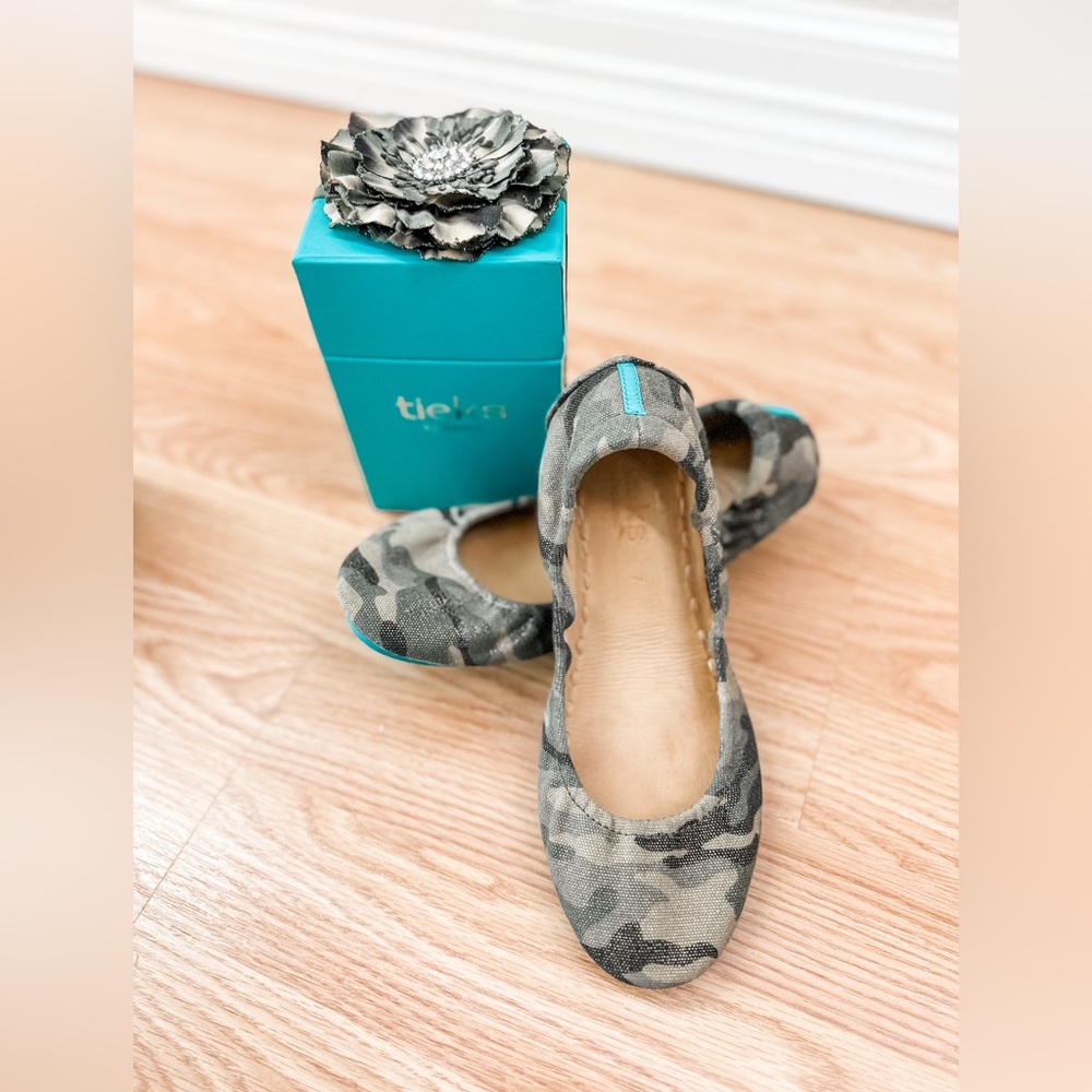 Camouflage Tieks